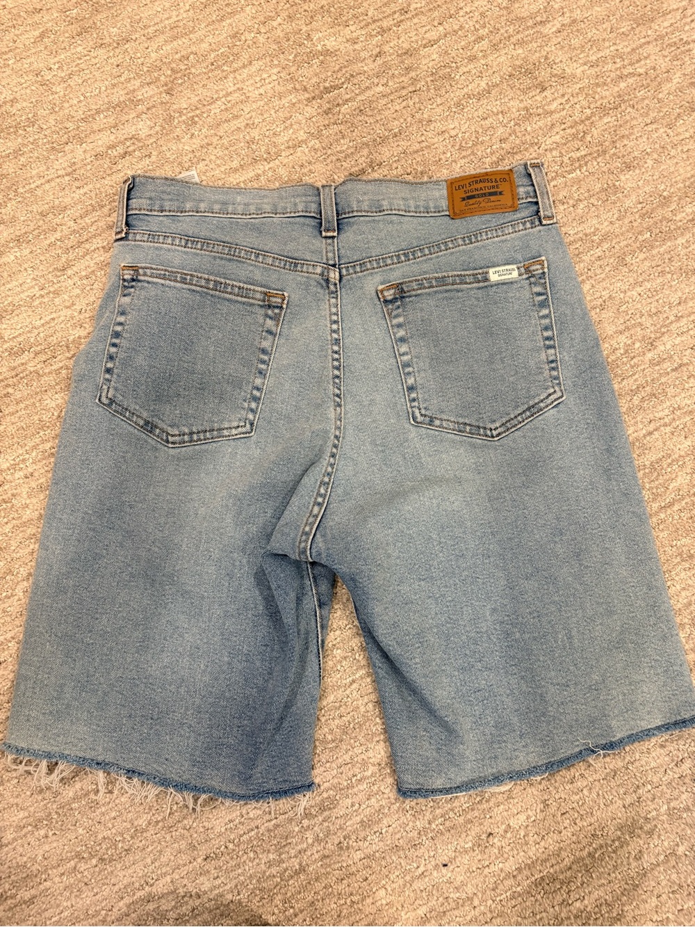 Levi Strauss Signature Gold Heritage Bermuda Denim Shorts Light Wash Raw Hem - Picture 3 of 10